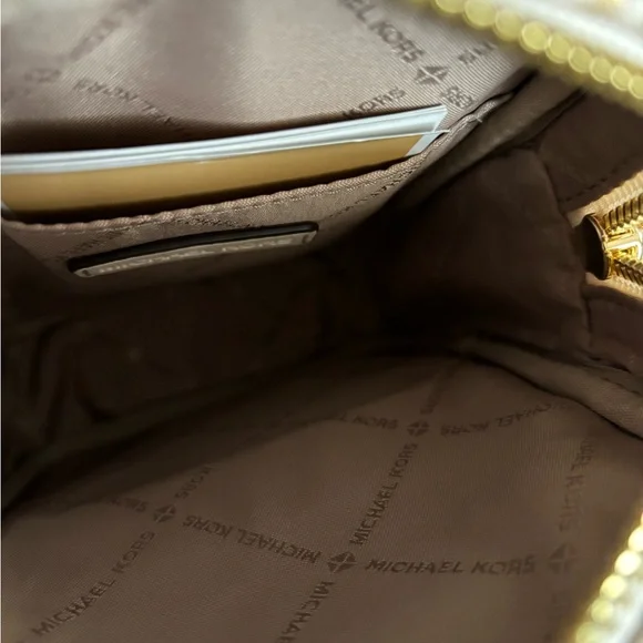 Michael Kors Gold and Cream Women's Bag - Picture 5 of 9